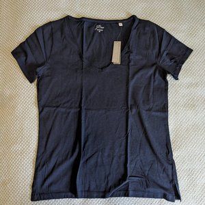 NWT J.Crew Navy Supersoft Supima® Raw-edge V-neck T-shirt Size M